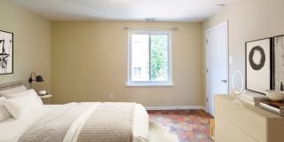 Beautiful Three Bedroom in Washington Square West Gallery 5
