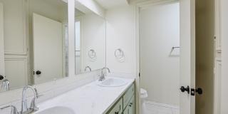 8308 Albany Avenue Gallery 40