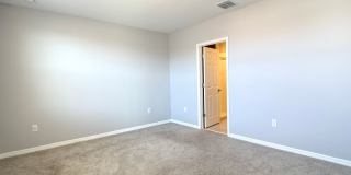 2ND MONTH RENT FREE: Move-In Ready, Pet-Friendly, 2-Car Garage! Available for immediate occupancy Gallery 9