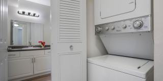 Seville Apartments. A Beautiful apartments is waiting for you to make it a Home. Great Specials Today! Gallery 13