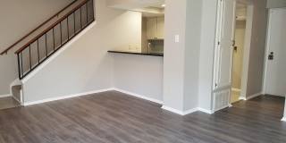 Adorable 2 bedroom townhome style Condo Gallery 12