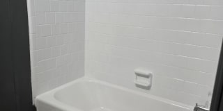 Charming 3-bedrooms/1-bath home in LaRoche Park Gallery 22
