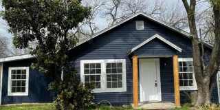 981 W Oak Street Gallery 1