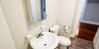 NEWLY RENOVATED 4-BED PENTHOUSE UNIT WITH EASY ACCESS TO HIGHWAY AND PUBLIC TRANSPORTATION! Gallery 8