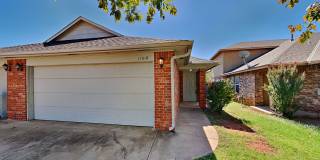 Very Nice Duplex in Gated Neighborhood Mustang Schools Gallery 1