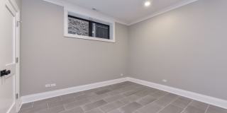 2135 N Lakewood Avenue Gallery 24