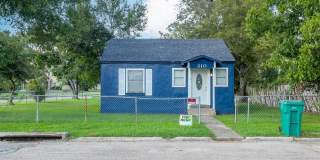 House For Rent - 310 S Farragut Ave, Orange, TX 77630 Gallery 1