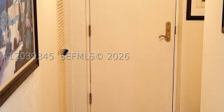 5757 Collins Ave Gallery 28