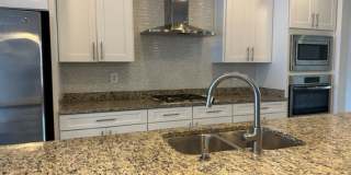 Gorgeous 4-Bed 3.5-Bath Townhouse next to Ft Meade Gallery 7