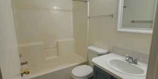 Charming 2 bedroom 1 bath townhome available! Gallery 37