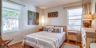 ***VACATION HOME AVAILABLE FROM MAY 15TH- OCTOBER 31ST*** MONTH TO MONTH Gallery 17