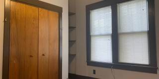 3 FREE City Blue Curb Passes- 3 Bed/1 Bath Home located close to Sunnyside and Downtown Campus- Available 5/20/2026 Gallery 10