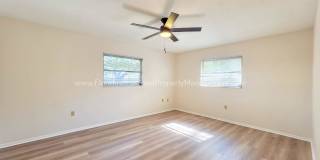 GULF GATE SARASOTA! OUTSTANDING 3 BEDROOM/2 BATH HOME WITH EXTRA LARGE YARD! Gallery 7