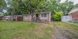 3-bedroom, 1-bath home with a fenced-in yard, located on Guerrant Street in Greensboro 3-bedroom, 1-bath home with a fenced-in yard, located on Guerrant Street in Greensboro Gallery 3