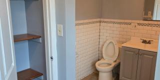 811 Central Avenue Gallery 17
