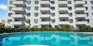 406 S CEDAR AVENUE Gallery 4