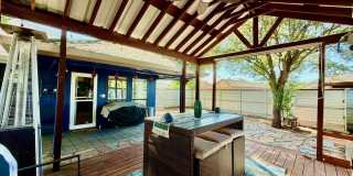 Beautifully updated home IN THE BLUFFS! Gallery 33