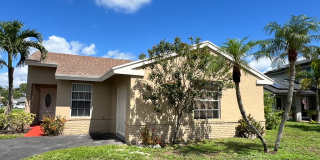 13761 Newport Manor Gallery 1