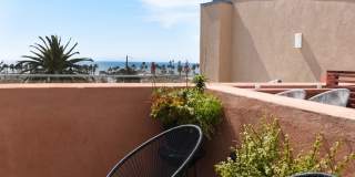 OCEAN VIEWS - 2BD/2.5BA Condo in the Heart of Oceanside Gallery 17
