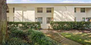Charming 2-Bedroom Townhome in South Tampa Gallery 1