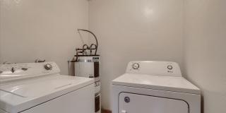 LOVELY 2 bedroom Condo Ready for Immediate Move in!! Gallery 19