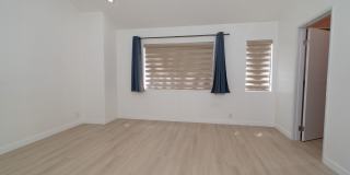 BEAUTIFUL 4 Bed 3 Bath unit Gallery 15