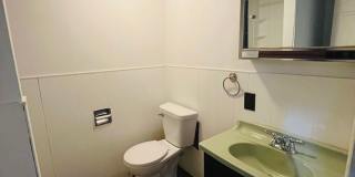 Large 4 Bedroom House in Iowa City Gallery 5