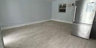 1630 NE 4th Pl Gallery 12