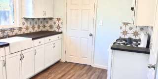 Charming 2 bed 1 bath near tower district Gallery 9