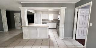 Amazing 4/2.5 in Prime Location! Minutes from Texas Tech and Hospitals! Gallery 13