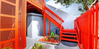 18 CROSSINGS Circle Gallery 4