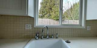 Gresham Duplex with Private Yard and a Single Car Garage! Gresham Station! Gallery 6