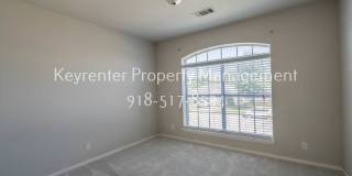 Beautiful 4 Bed 2.5 Bath Rental in Tulsa! Gallery 12
