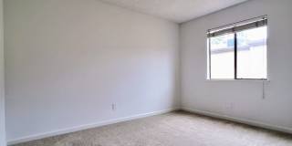 Remodeled 3bd 3-Story Townhouse With Attached Garage Remodeled 3bd 3-Story Townhouse With Attached Garage Gallery 27