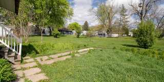 Bright, beautiful home with 3 garage spaces & tons of storage! Gallery 6