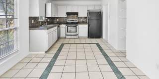 Charming 3 Bedroom in Pipers Meadow Gallery 9