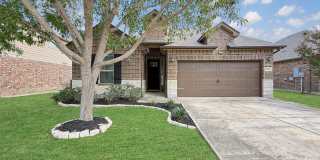Large and Open floorplan, 4bed/3 bath 2-story beauty in Converse! Gallery 1