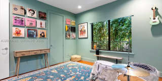 547 NE 59th St Gallery 21