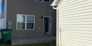 3 Bedroom 2.5 Bath Townhouse 1 Car Garage Gallery 9