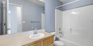 Beautiful 3 bed 2.5 Bath Home in East Loveland, CO! Gallery 12