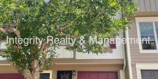 2 Bed/2.5 Bath Townhome, 1102 sq ft, 1811 S Quebec Way #236 Gallery 3