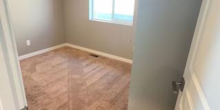 2 Bedroom / 1 Bathroom in NE Bend Gallery 8