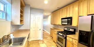 Charming 3 Bedroom/2.5 Bathroom Townhome in Hampden! Gallery 8