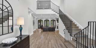 2425 Delmar Place Gallery 11
