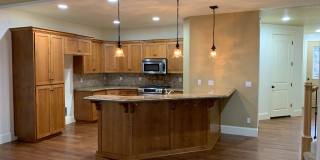 COMING SOON! GORGEOUS Townhome...  LOCATION , LOCATION near Peace Health Hospital Gallery 6