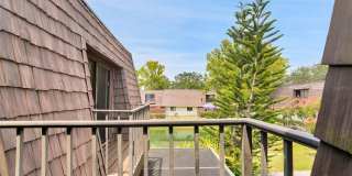 15217 W POND WOODS Drive Gallery 24