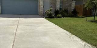 4-Bedroom home with Tesla charger and Solar Panels Gallery 1