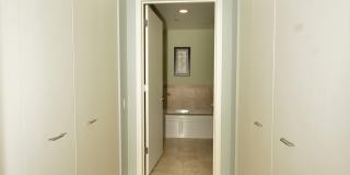 65 E Monroe Street Gallery 22