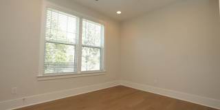 COMING SOON |3 BR/4.5B Newly Renovated Townhome | • 1-car garage |Loft Bonus Room w/Rooftop terrace| In Dilworth! Gallery 19