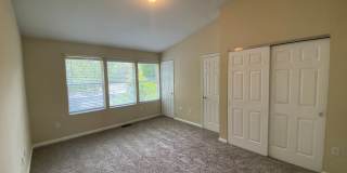 Beautiful 2/2.5 in Desirable Arrowood Community Gallery 20